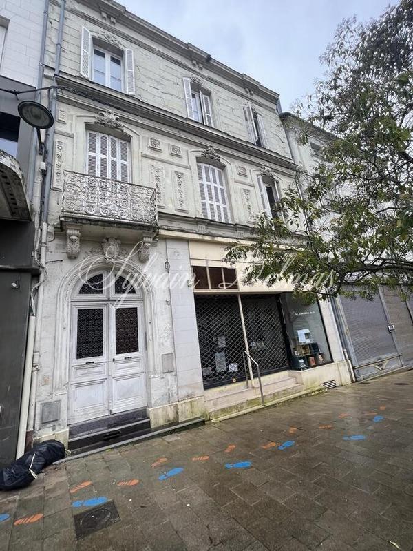 Immeuble - 350 m² - 10 pièces