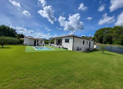 Villa - 137 m² - 5 pièces