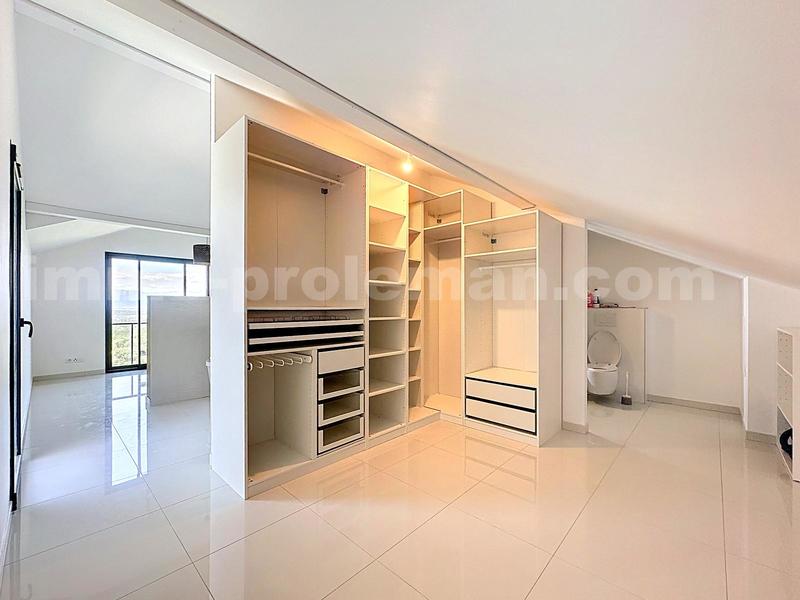 Maison - 280 m² - 8 pièces