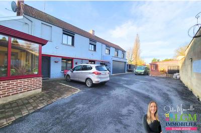 Propriété - 261 m² - 7 pièces