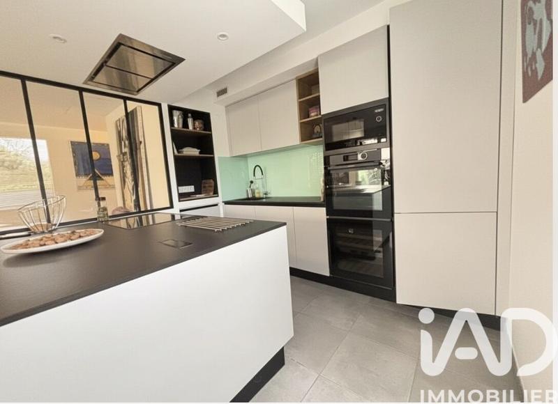 Appartement - 90 m² - 4 pièces