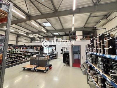 Local d'activités - 400 m²