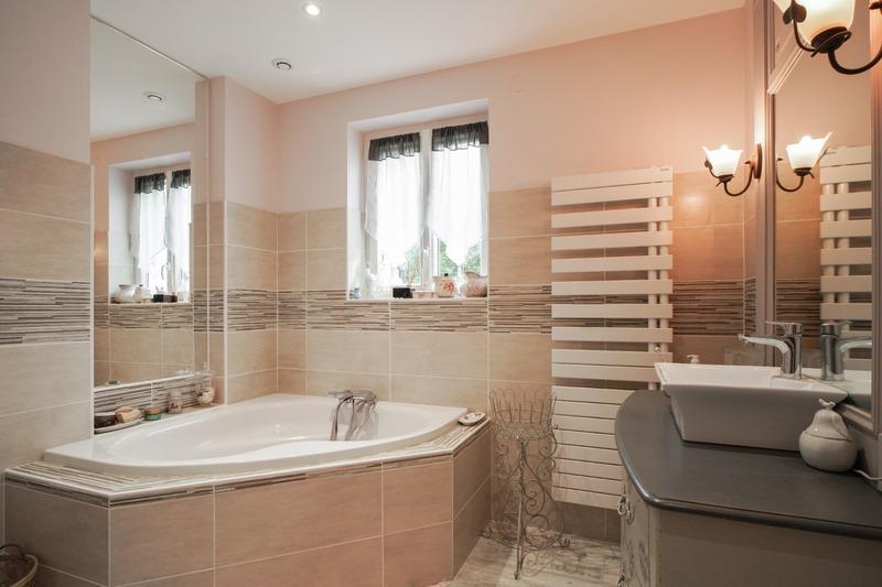 Maison - 246 m² - 9 pièces