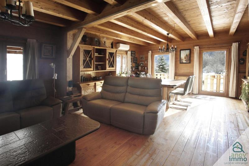 Châlet - 271 m² - 9 pièces