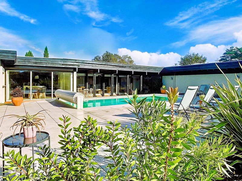 Maison - 310 m² - 10 pièces