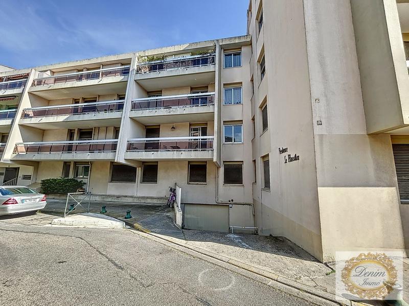 Parking / Garage - 8 m²