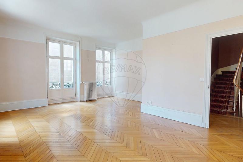 Maison bourgeoise - 180 m² - 7 pièces