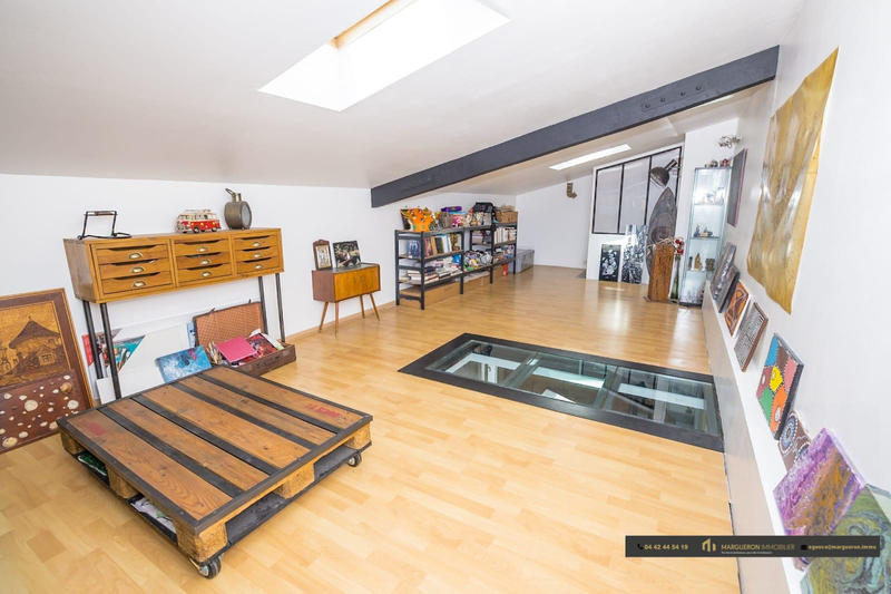 Maison traditionnelle - 143 m² - 5 pièces