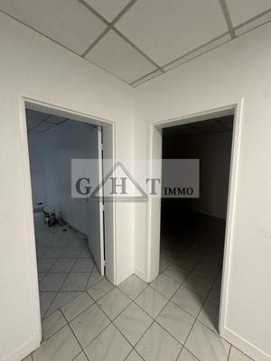 Local commercial - 300 m²