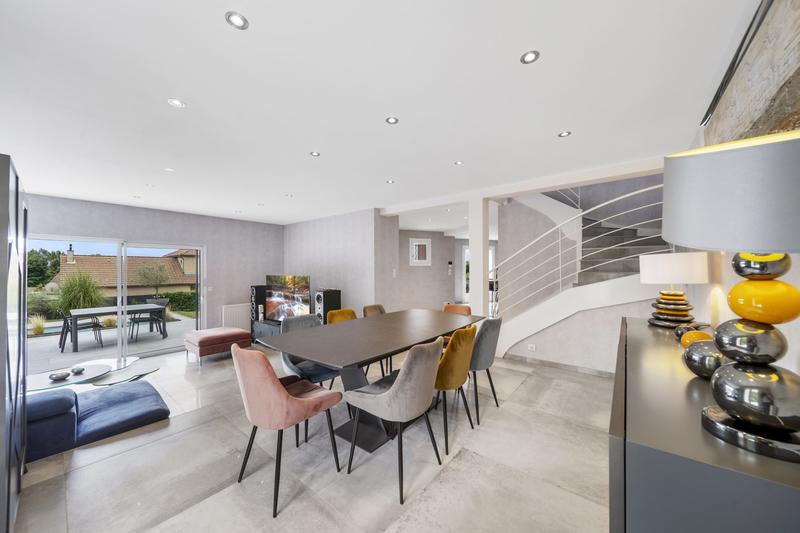 Villa - 200 m² - 7 pièces