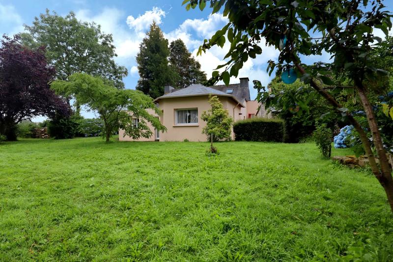 Maison - 240 m² - 12 pièces