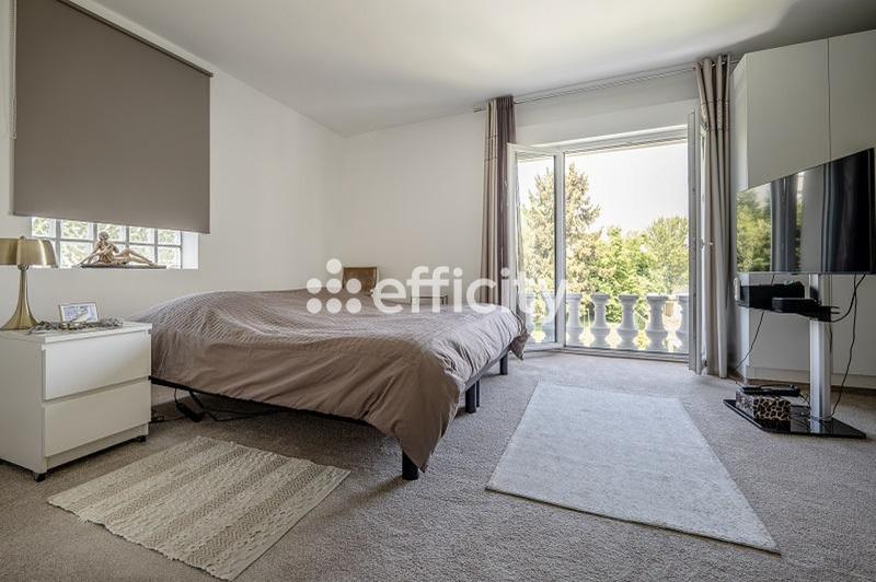 Maison - 179 m² - 6 pièces