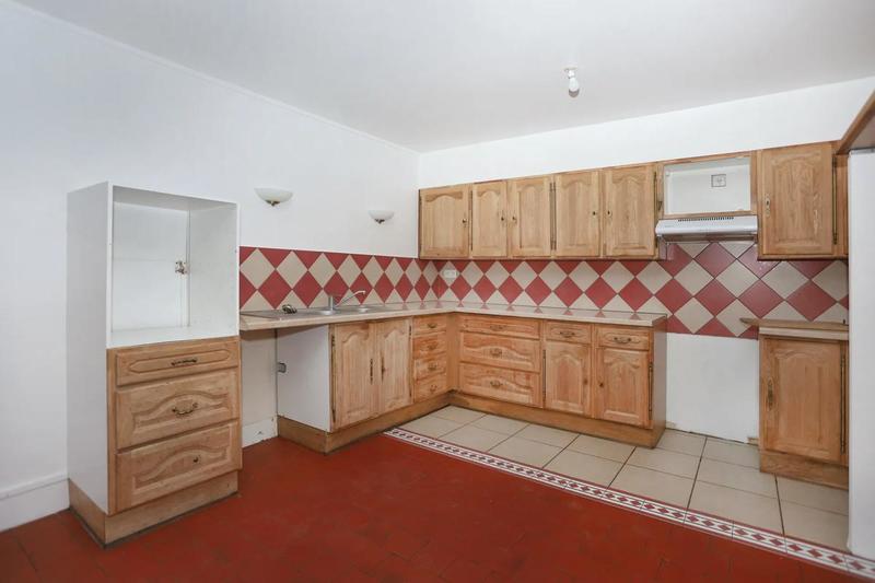 Maison - 225 m² - 8 pièces