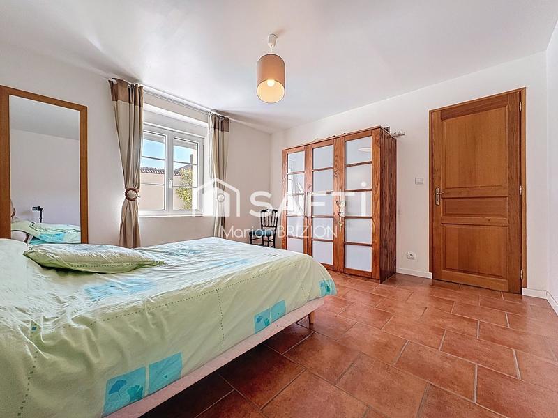 Maison - 226 m² - 8 pièces