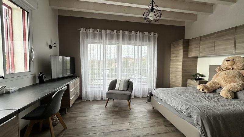 Maison - 220 m² - 7 pièces