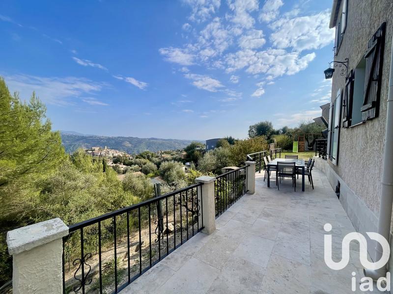 Maison - 93 m² - 4 pièces