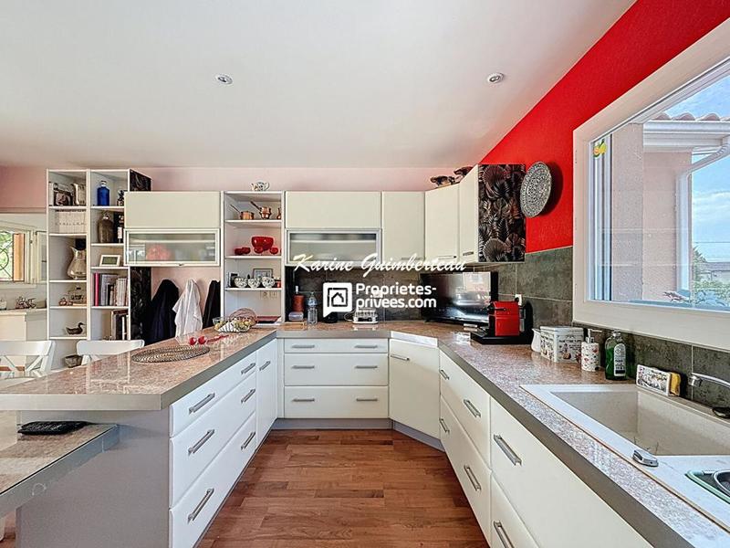 Maison - 180 m² - 5 pièces