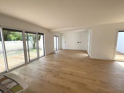 Maison - 130 m² - 4 pièces