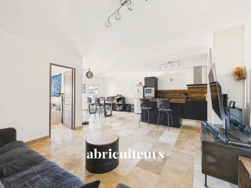 Appartement ancien - 95 m² - 3 pièces