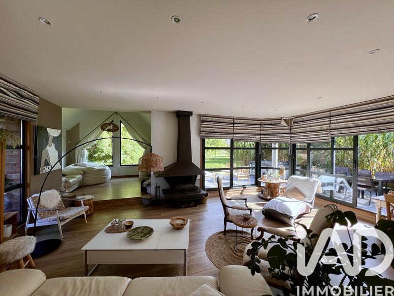 Maison - 202 m² - 6 pièces