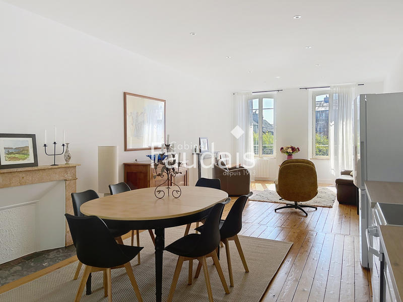 Appartement - 90 m² - 4 pièces