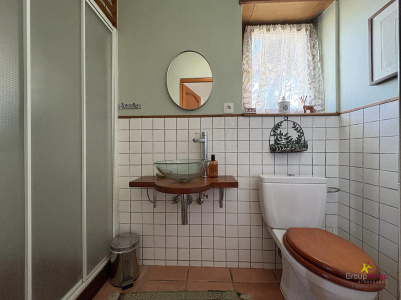 Maison - 245 m² - 8 pièces