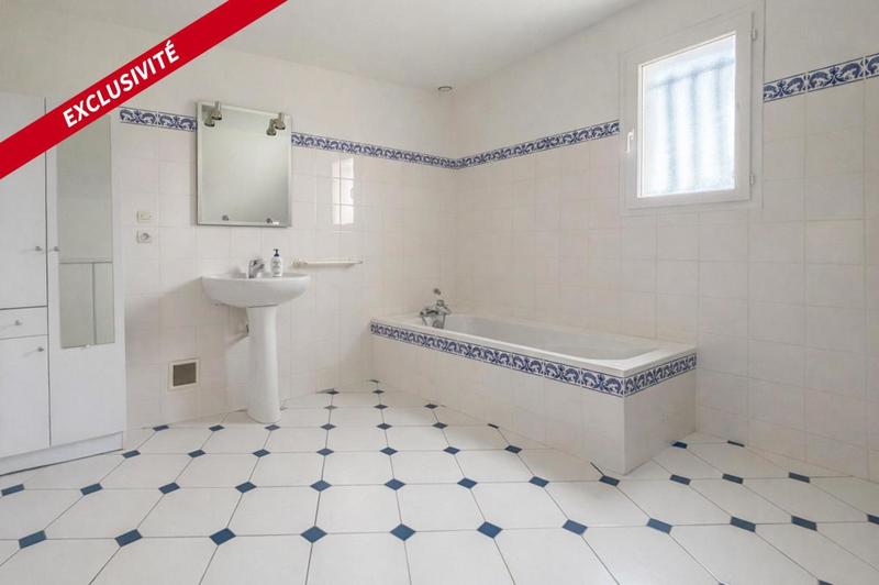 Maison traditionnelle - 148 m² - 5 pièces