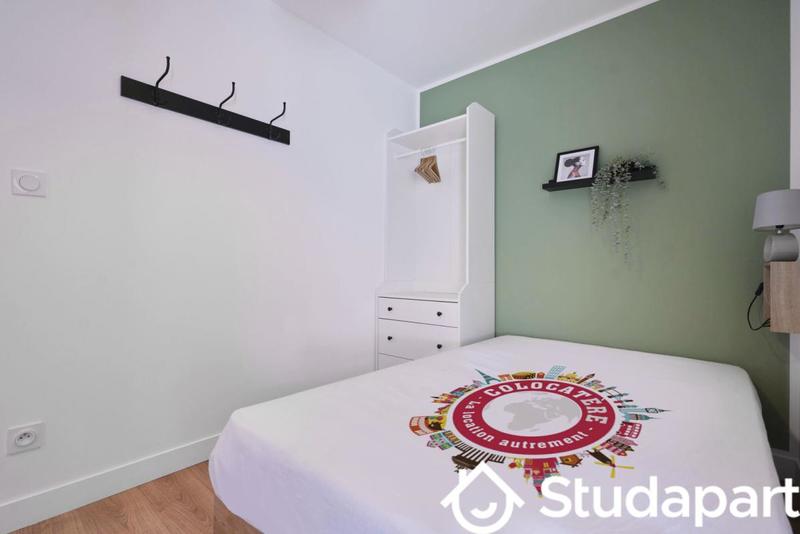 Chambre - 13 m² - 1 pièce