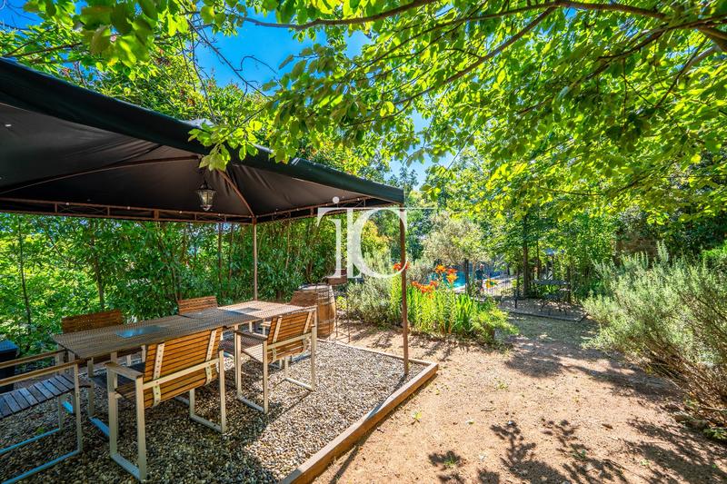 Maison de village - 274 m² - 9 pièces