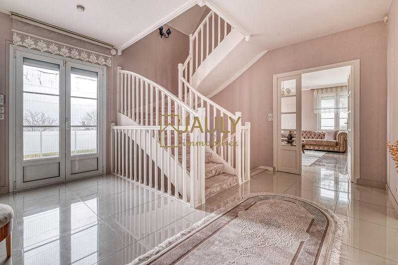 Maison - 340 m² - 10 pièces