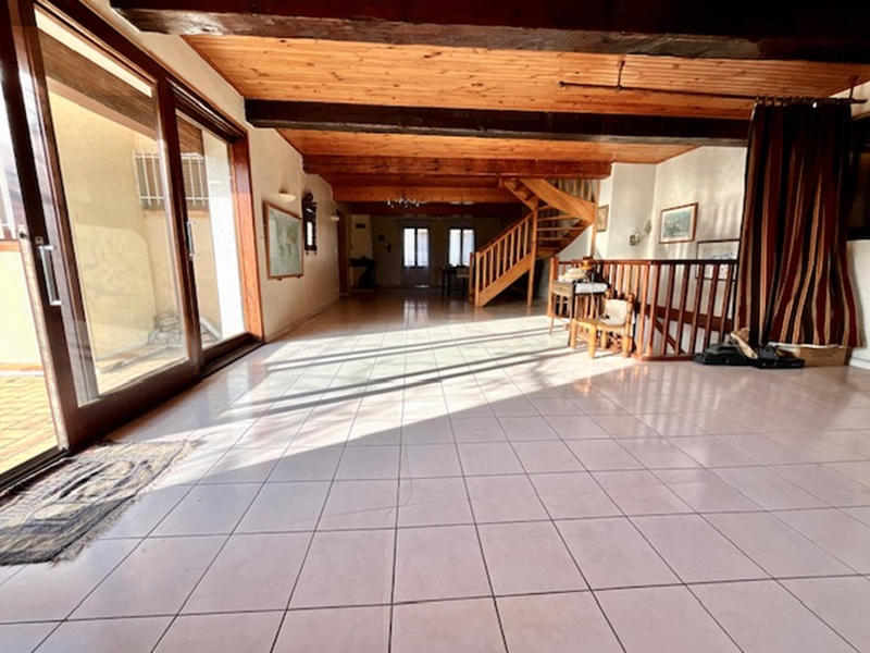 Maison - 230 m² - 6 pièces