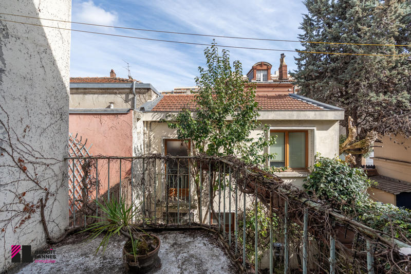 Maison - 216 m² - 8 pièces