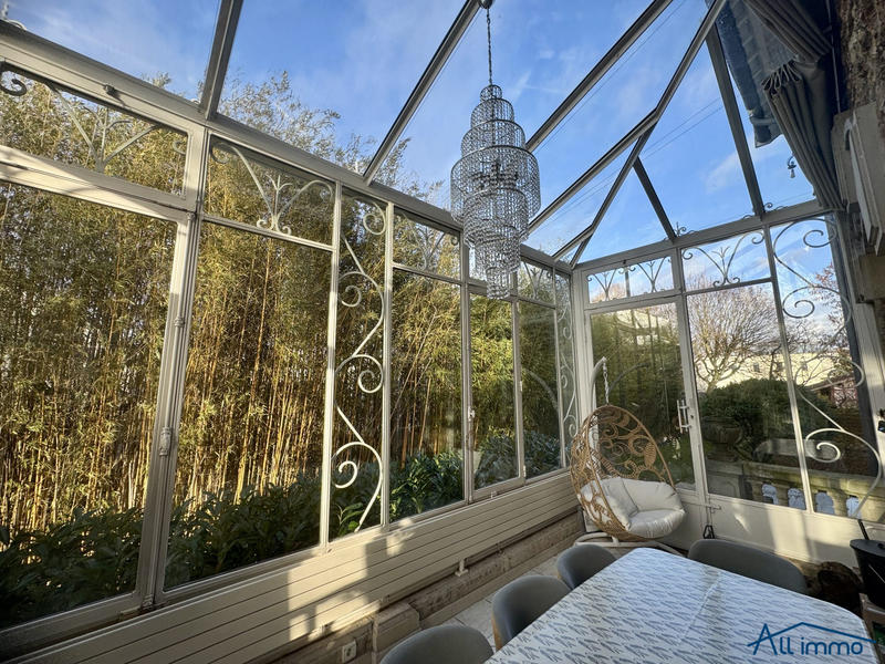 Maison - 280 m² - 7 pièces