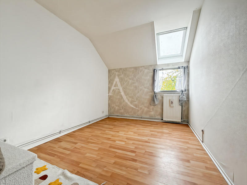 Maison - 80 m² - 5 pièces