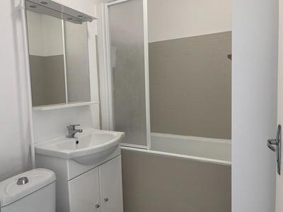 Studio - 30 m² - 1 pièce