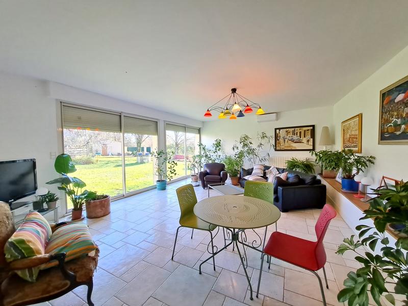 Maison - 221 m² - 9 pièces