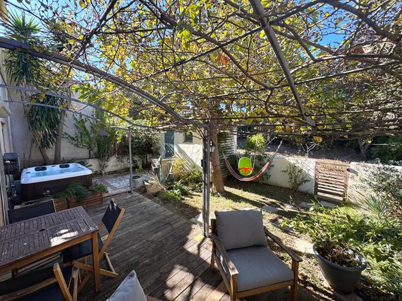 Maison - 90 m² - 5 pièces