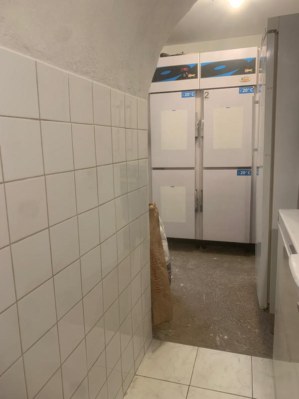 Fonds de commerce - Magasins - 162 m²