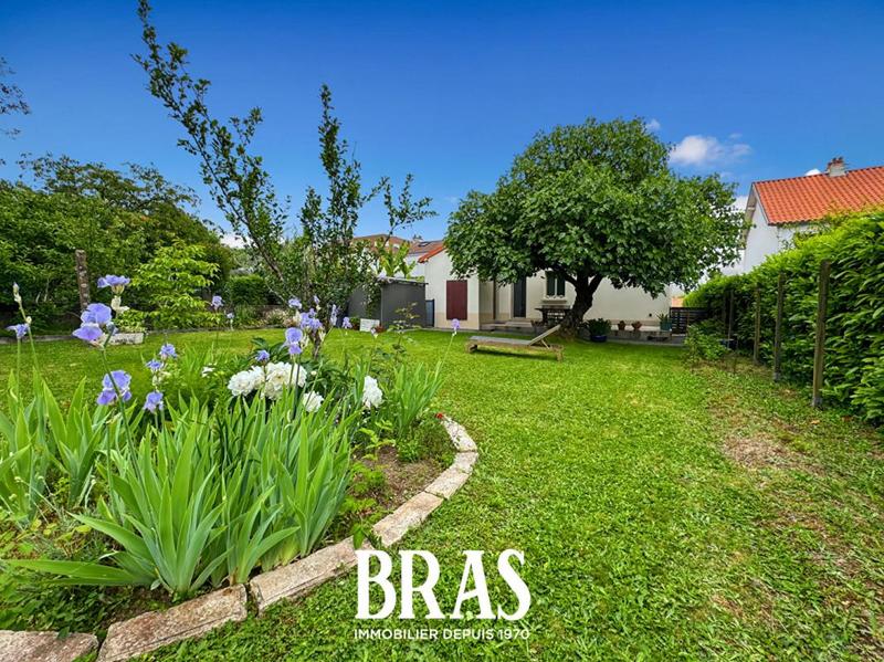 Maison - 160 m² - 10 pièces