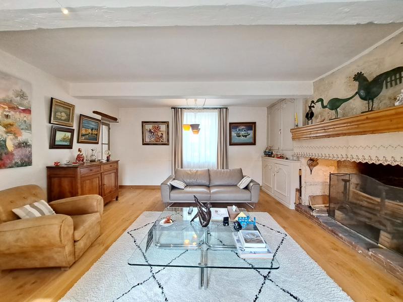 Maison - 180 m² - 6 pièces