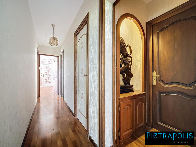 Maison - 278 m² - 9 pièces