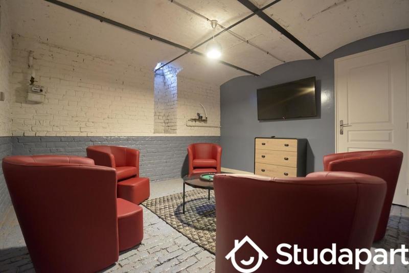 Chambre - 13 m² - 1 pièce