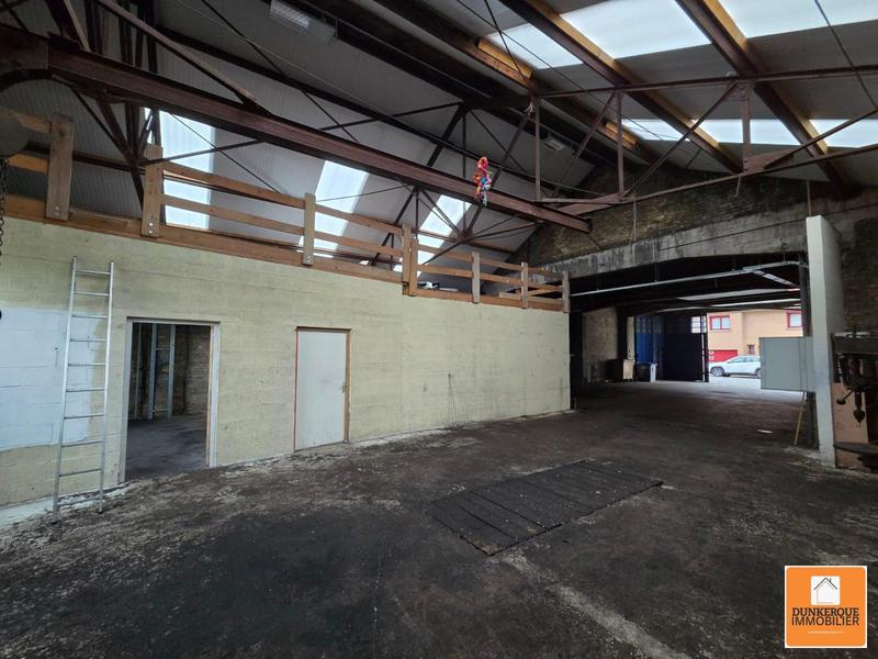 Entrepôt - 300 m²