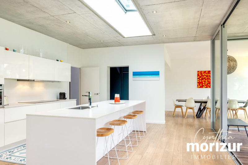 Maison - 282 m² - 9 pièces