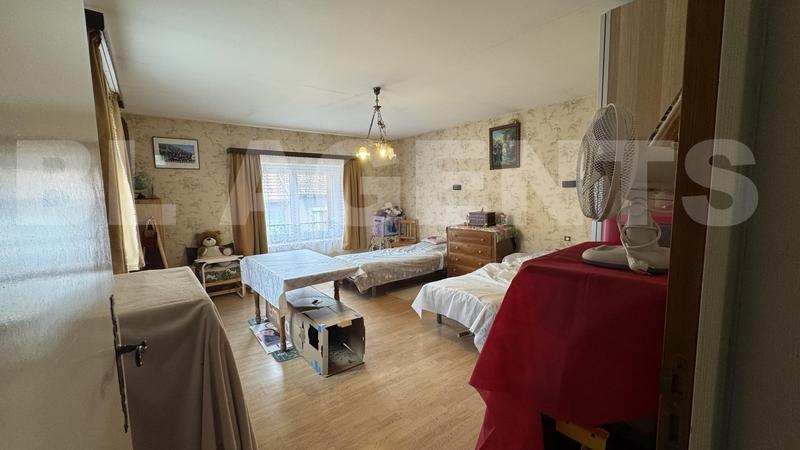 Maison - 213 m² - 8 pièces