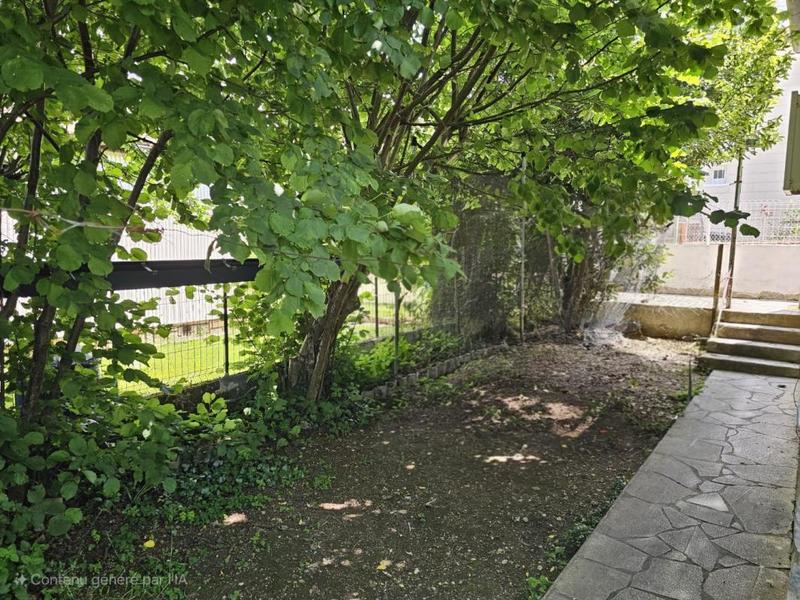 Maison - 66 m² - 5 pièces