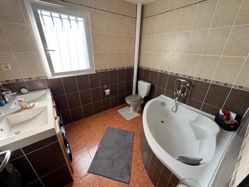 Villa - 176 m² - 6 pièces