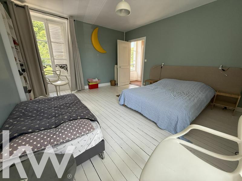 Maison ancienne - 246 m² - 7 pièces