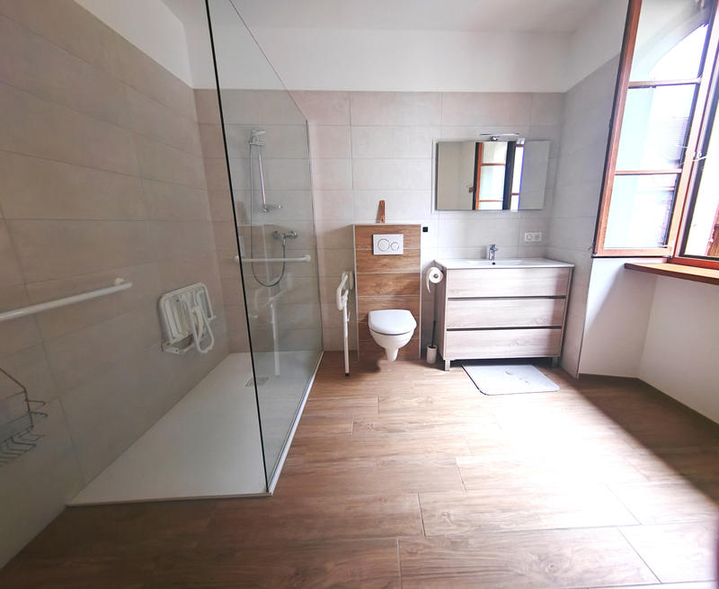 Maison - 235 m² - 10 pièces