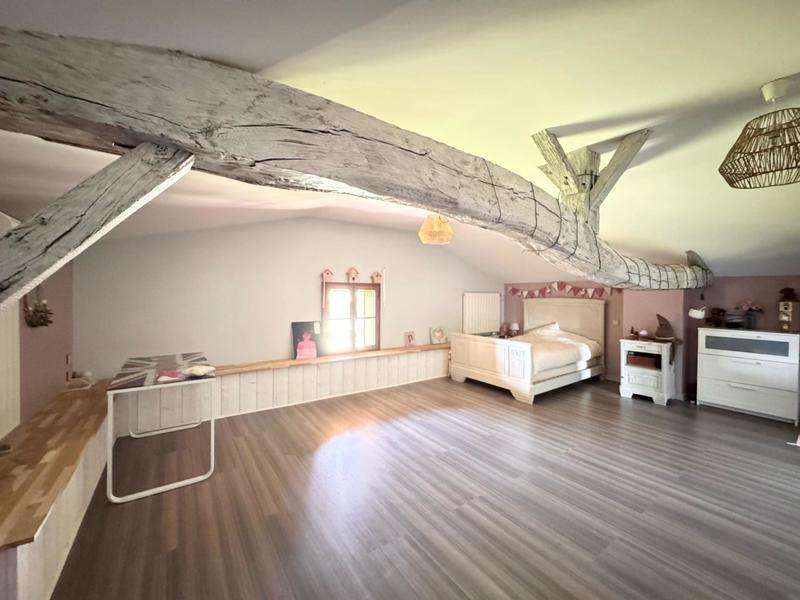 Maison - 258 m² - 9 pièces